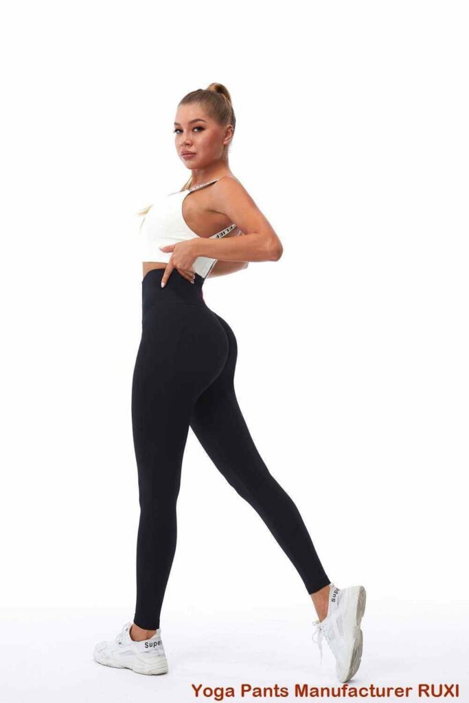 ቡት የተቆረጠ ጥቁር እግር RUXI