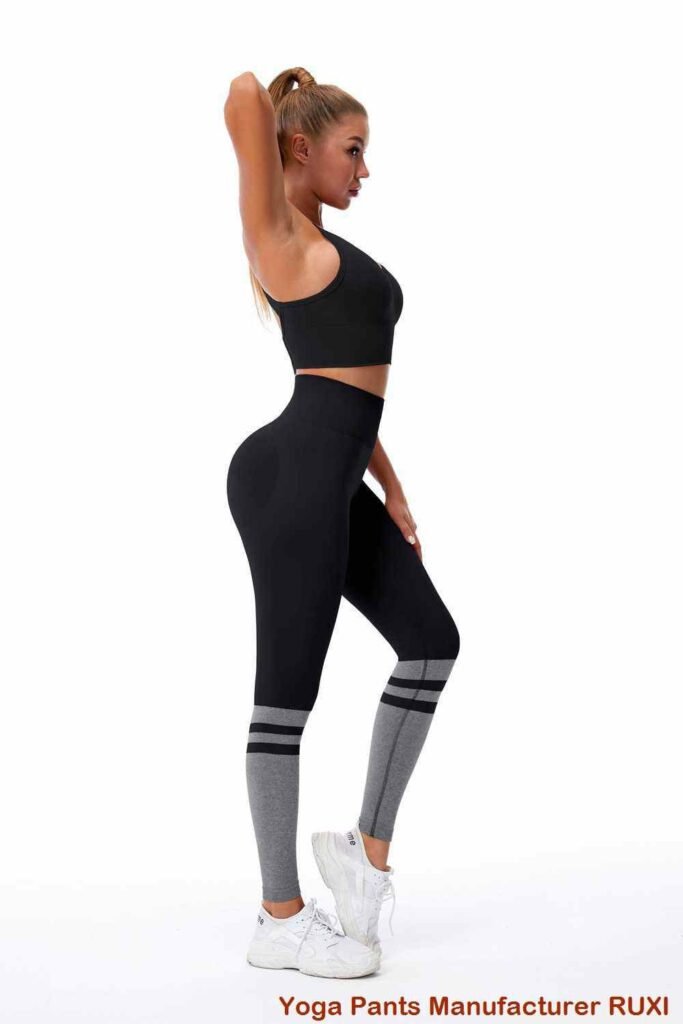 በተጨማሪም የአትሌቲክስ ቁምጣዎች RUXI